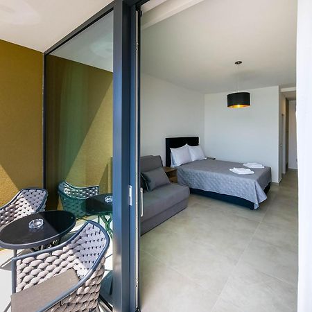 Maresole Beachfront Residence โปเรช ภายนอก รูปภาพ