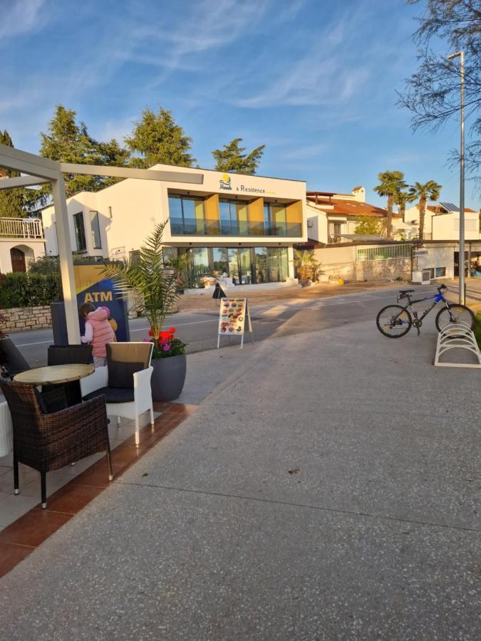 Maresole Beachfront Residence โปเรช ภายนอก รูปภาพ