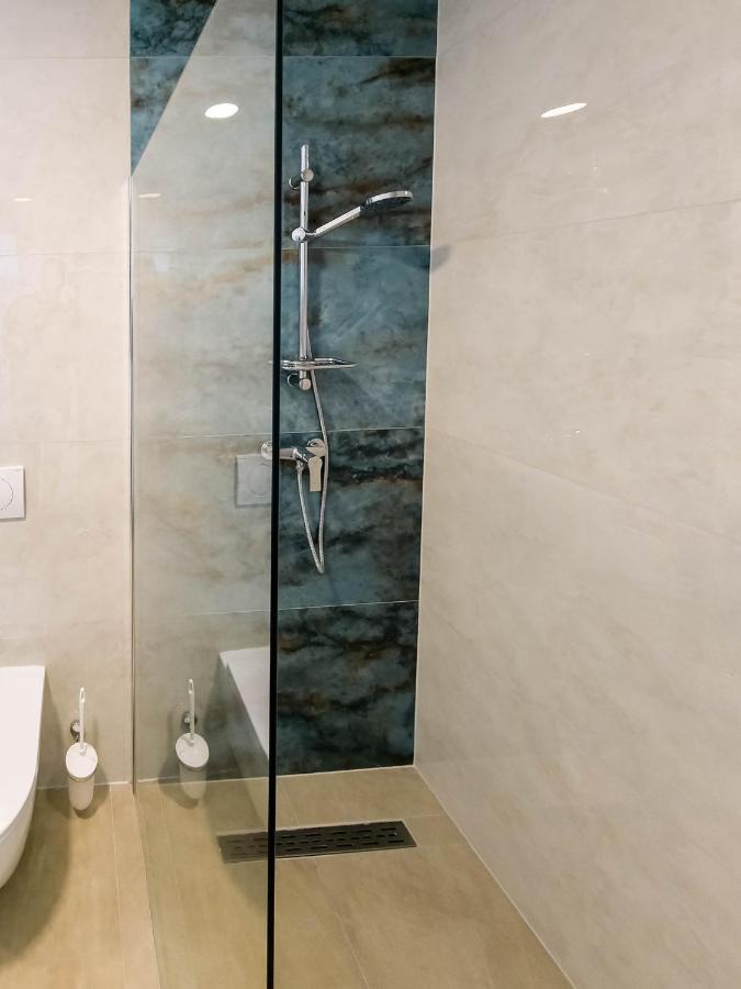 Maresole Beachfront Residence โปเรช ภายนอก รูปภาพ