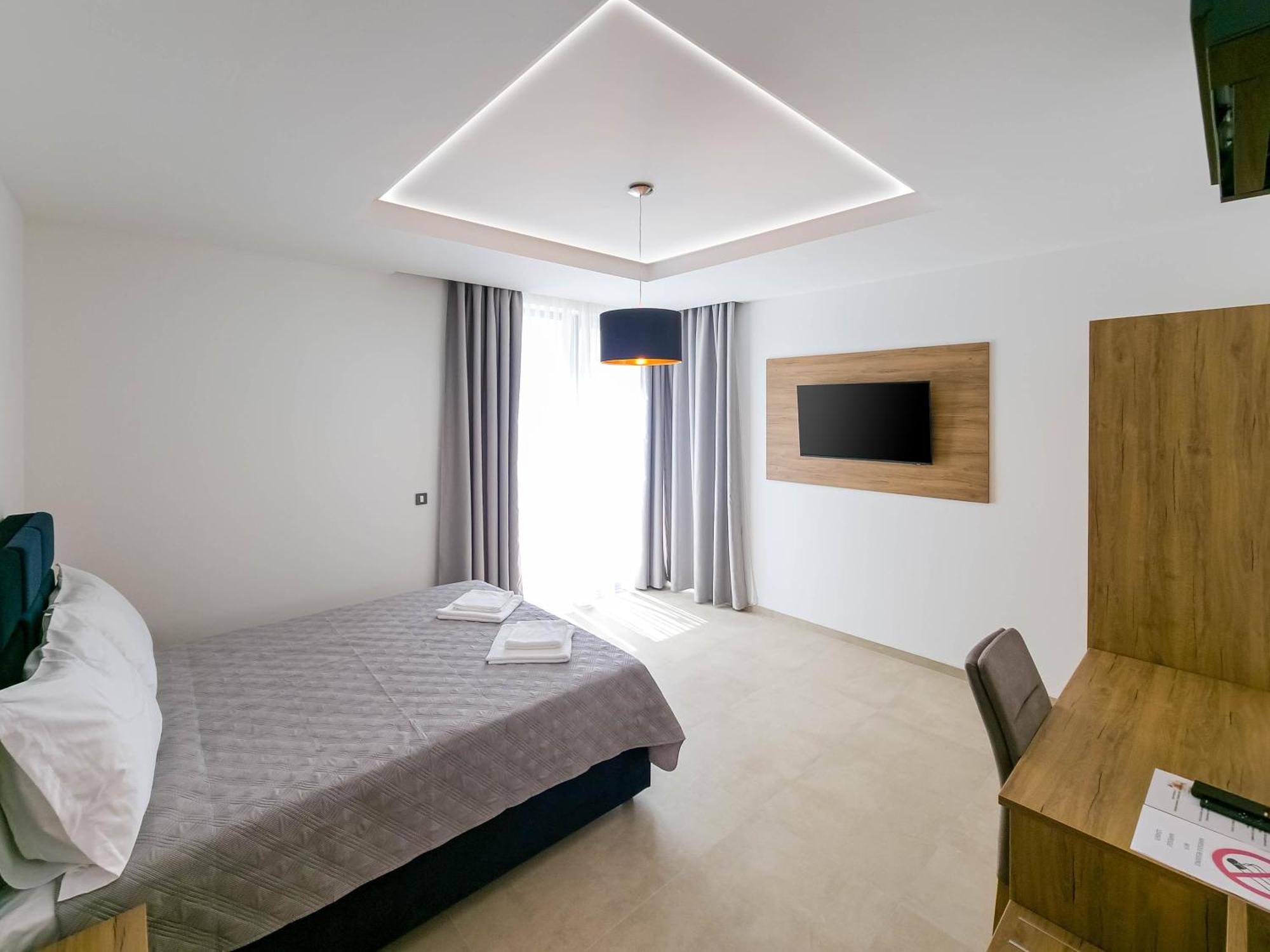 Maresole Beachfront Residence โปเรช ภายนอก รูปภาพ